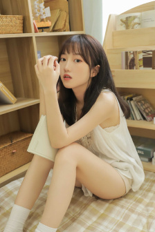 娇妻在客厅被朋友玩得呻吟动漫