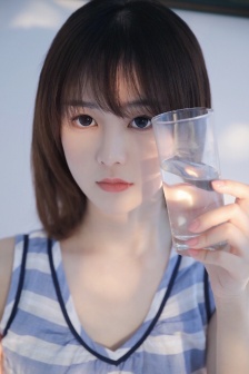 完美嫁衣抱抱俏佳人